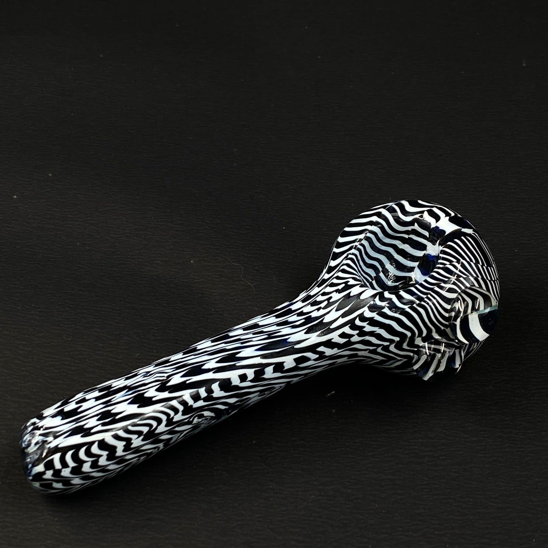 Spines Colored Hand Pipe