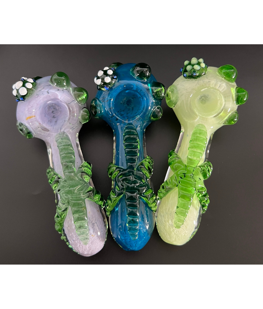 Strained rainbow colour hand pipe